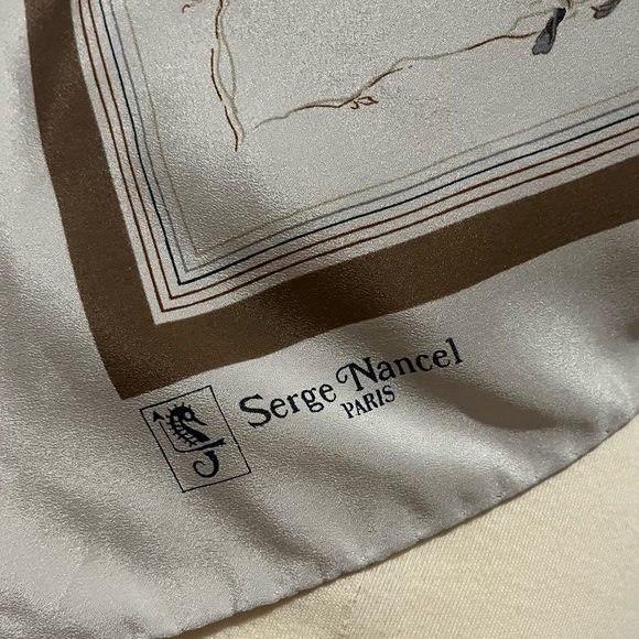 Vintage Gray and Brown Floral Serge Nancel Paris Triangular Scarf - Picture 4 of 5